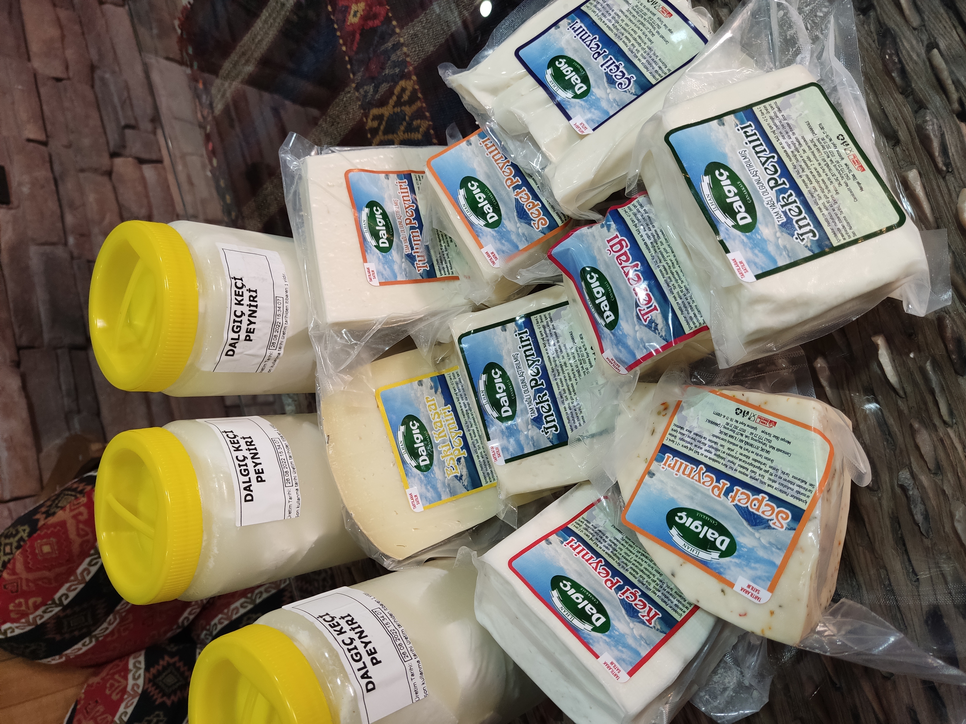 DALGIÇ KÖY KEÇİ PEYNİRİ 1 KG